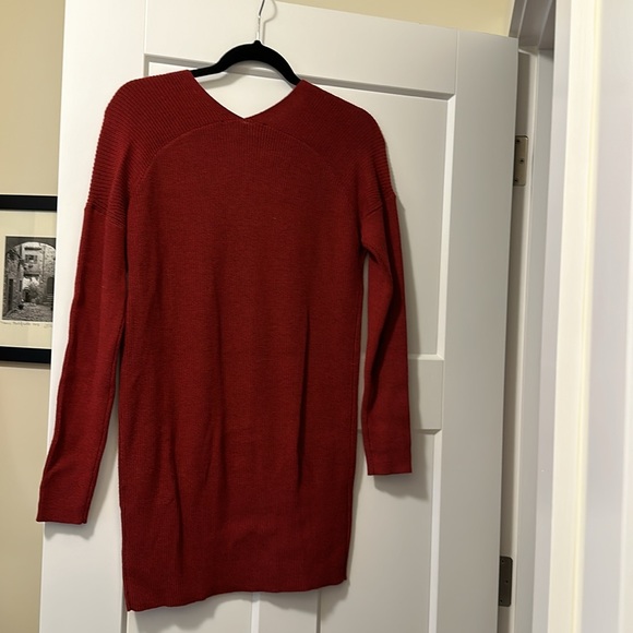 White House Black Market tunic sweater, size S. Red - Picture 3 of 3